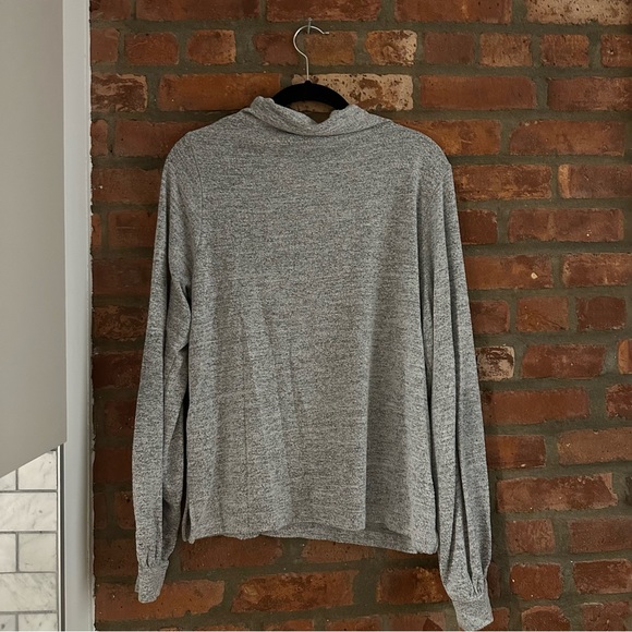 GAP Turtleneck Sweater - Picture 2 of 3